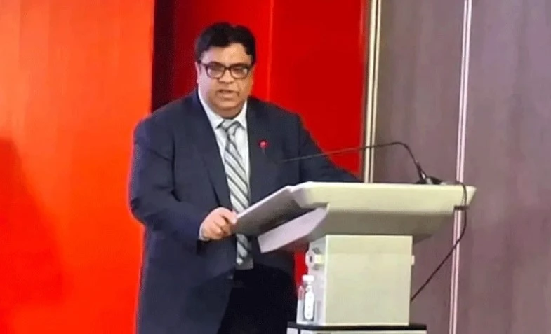 সাশ্রয়ী দামে স্মার্টফোন দিতে সরকারের নতুন পরিকল্পনা