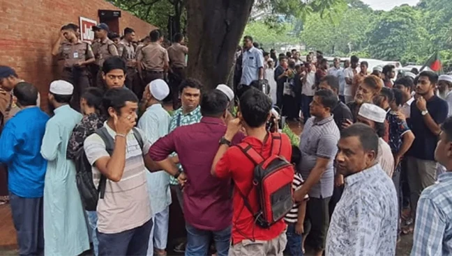 প্রথম দিনেই জুলাই গণঅভ্যুত্থান স্মৃতি জাদুঘরে ভিড়, শেষ ৯০০ টিকিট
