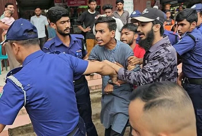 মুচলেকা দিয়ে ছাড়া পেলেন বৈষম্যবিরোধী ছাত্র আন্দোলনের মাহদী হাসানস ৩ নেতা