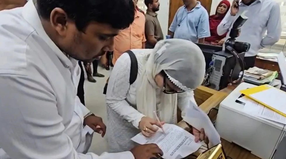 স্বামীর মৃত্যু:  দীপু মনির প্যারোলে মুক্তির সময় নির্ধারণ