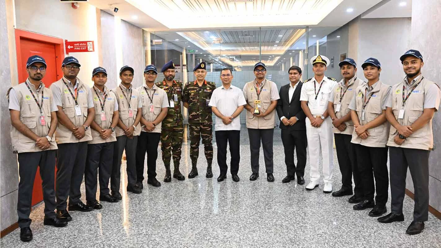 এমআইএসটির বিশ্বজয়ী দলের সঙ্গে প্রধানমন্ত্রীর সাক্ষাৎ, প্রযুক্তি উদ্ভাবনে সহায়তার প্রতিশ্রুতি