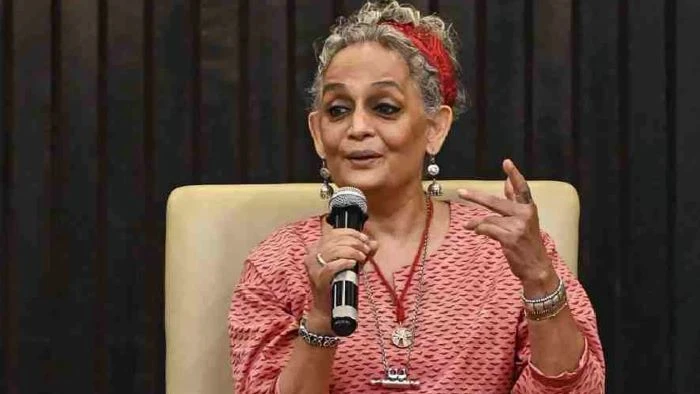 মোদির ২৪ বছরের নির্মিত ভাবমূর্তি ২ সপ্তাহে গুঁড়িয়ে দিয়েছে তরুণরা: অরুন্ধতী রায়
