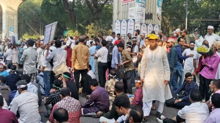 এমপিওভুক্তির দাবিতে শহীদ মিনারে আজ নন-এমপিও শিক্ষক-কর্মচারীদের মানববন্ধন