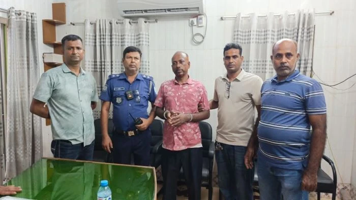 হাতকড়াসহ পালিয়ে যাওয়া আওয়ামী লীগ নেতা ৮ঘন্টা পর পুনরায় গ্রেপ্তার