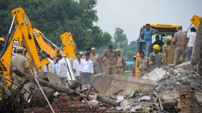 উত্তরপ্রদেশে আতশবাজি কারখানায় বিস্ফোরণ, প্রাণ গেল ১১ জনের