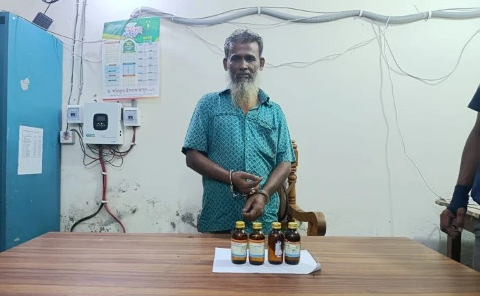 বাউফলে মাদক হিসেবে ব্যবহৃত হোমিও সিরাপসহ একজন গ্রেপ্তার