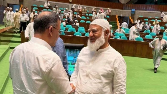 ১৫০ টাকার লাঞ্চের প্রশংসা, বিরোধীদলীয় নেতাকে প্রধানমন্ত্রীর দাওয়াত