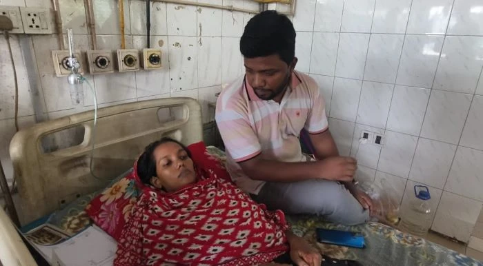 ফরিদপুরে সিজারে পেটে গজ: ৪ মাস ধরে সিসিইউতে জীবন-মৃত্যুর সন্ধিক্ষণে নার্স বিথী