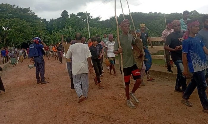 ফরিদপুরে প্রশাসনের মীমাংসার ২৪ ঘণ্টাতেই ফের হামলা, আহত ২