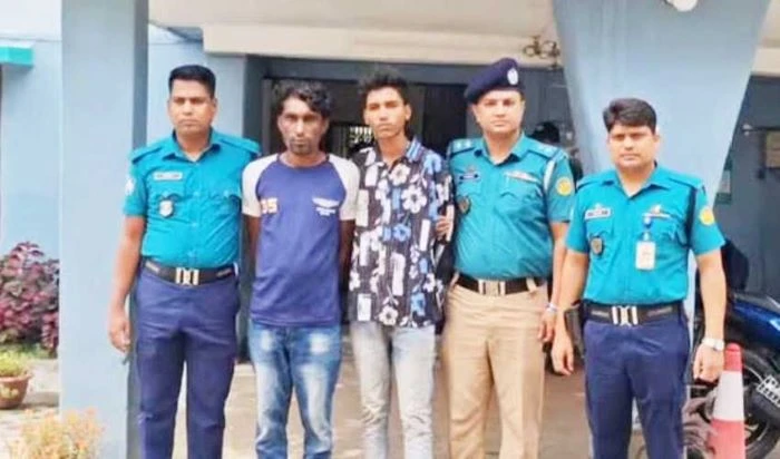 ওষুধ কিনতে গিয়ে পথরোধ, নারীকে শ্লীলতাহানির অভিযোগ: রাজশাহীতে গ্রেপ্তার ২