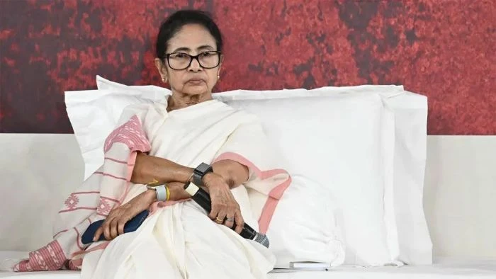 ইন্দিরার মতো মমতাও কি ঘুরে দাঁড়াতে পারবেন?