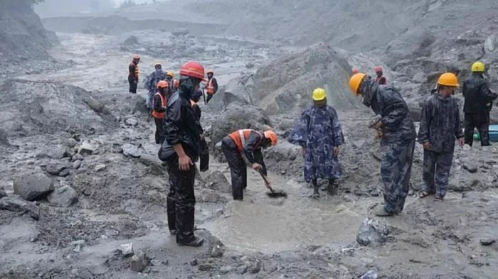 নেপালের হিমবাহ ধস হিরোশিমার পারমাণবিক বিস্ফোরণের চেয়েও বেশি শক্তিশালী ছিল : রিপোর্ট