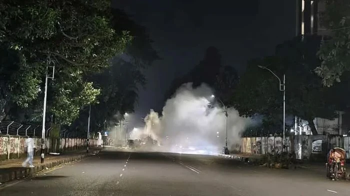 ঢাকায় ককটেল ফাটিয়ে ভিডিও পাঠালেই মিলবে ৫-১০ হাজার টাকা, ভারতীয় নাম্বার থেকে আসছে নির্দেশনা : ডিবি