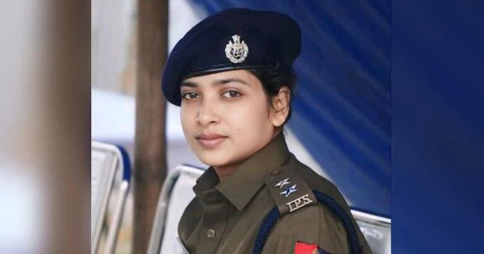 ‘আসসালামু আলাইকুম’ বলায় সমালোচনা, নারী আইপিএস কর্মকর্তাকে বদলি করল শুভেন্দু সরকার