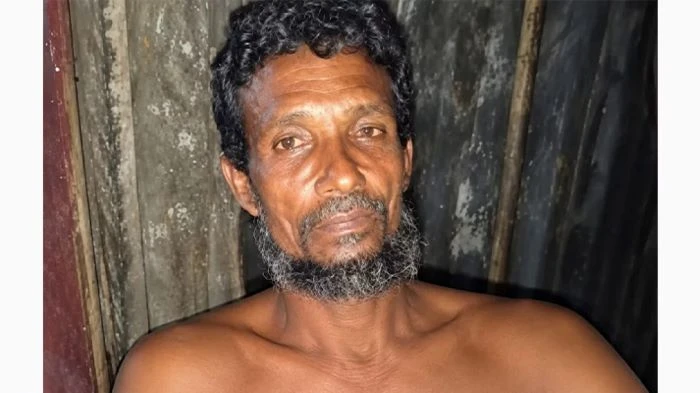 নাফ নদীতে মাছ ধরতে গিয়ে আরাকান আর্মির গুলিতে জেলে আহত