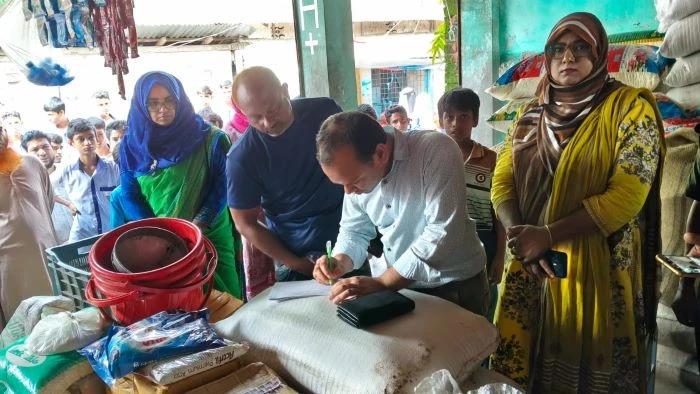 শেরপুরে সার ডিলার কে ভ্রাম্যমান আদালতে ১০ হাজার টাকা জরিমানা !