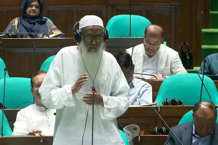 আগামী বছর হজের খরচ আরো কমবে : সংসদে ধর্মমন্ত্রী