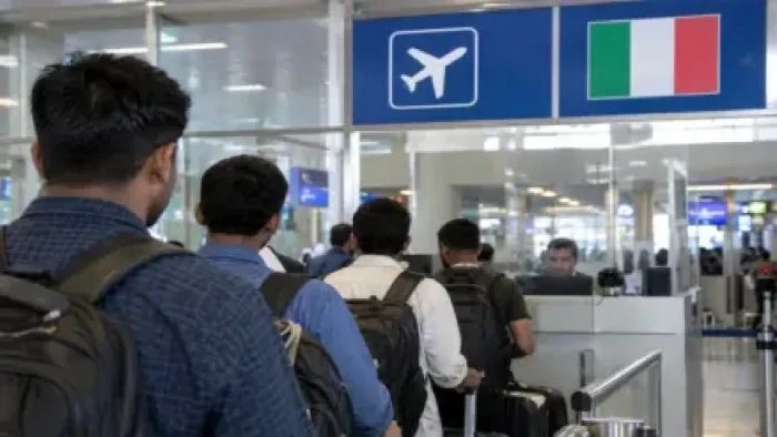দালালের ফাঁদ এড়িয়ে বৈধ পথে ইতালি যাওয়ার সুযোগ পাচ্ছেন ১০ হাজার বাংলাদেশি