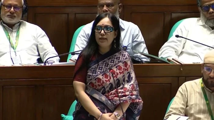 সংসদে রুমিন ফারহানার ক্ষোভ :  ‘গালাগালি সংসদীয় রীতির মধ্যে পড়ে না, ডিসেন্ট ভয়েস দমিয়ে রাখা হচ্ছে’