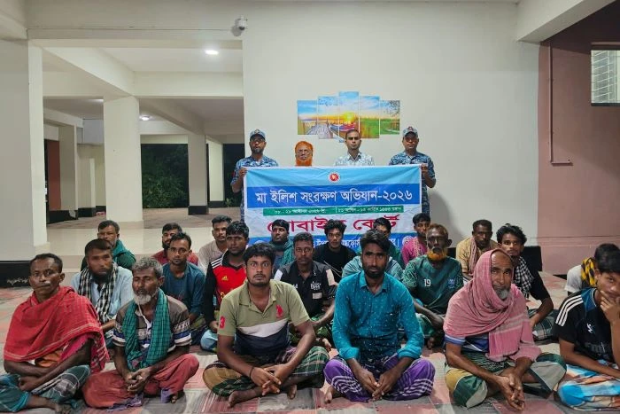 চাঁদপুরে নিষেধাজ্ঞা অমান্য করে ইলিশ শিকার : ২২ জেলের কারাদন্ড