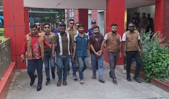 রাজবাড়ীতে ৩০ হাজার পিস ইয়াবাসহ ৩ মাদক কারবারি গ্রেপ্তার, ট্রাক জব্দ 