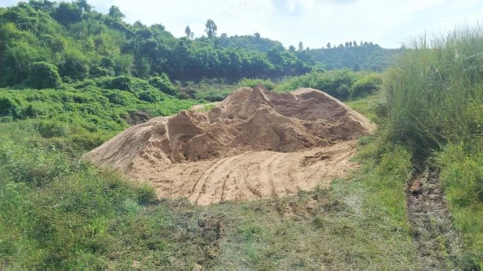 বাঁশখালীতে সরকা‌রি অনু‌মোদন ছাড়া বা‌লি উ‌ত্তোলন ,পরিবেশ বিপর্যয়ের শংকা
