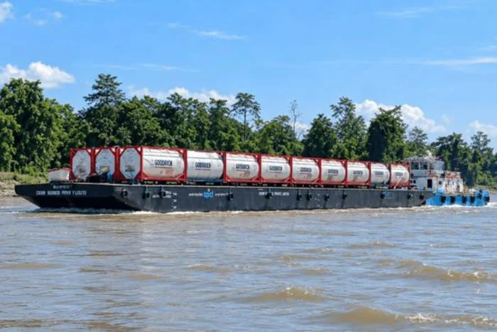 দেশভাগের ৭৯ বছর পর ব্রহ্মপুত্র দিয়ে বাংলাদেশে পণ্য পাঠাল ভারত