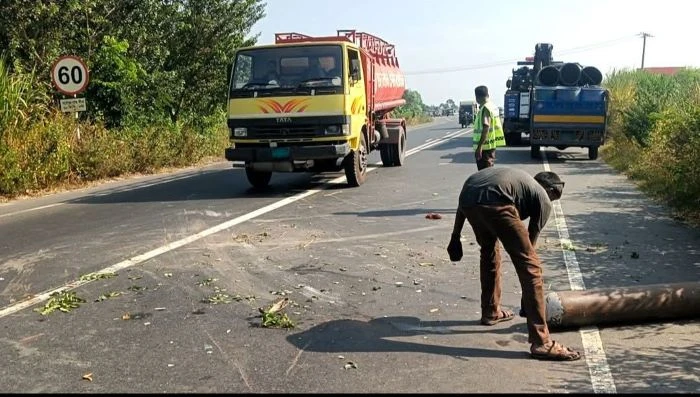 মুকসুদপুরে পিকআপ চাপায় বাবা-মেয়ে নিহত 