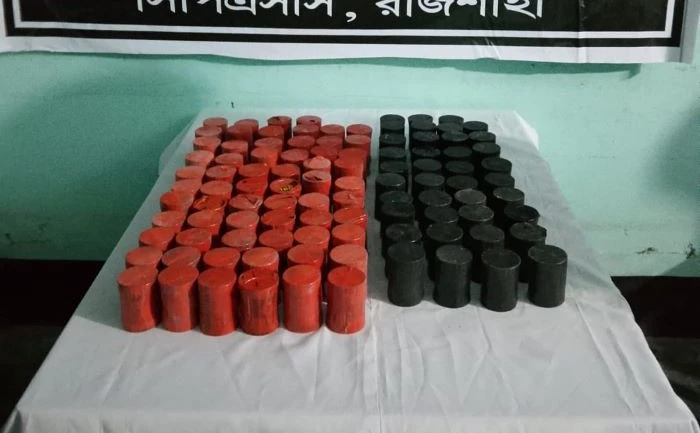 রাজশাহীতে পরিত্যক্ত বস্তায় মিলল ১০৩টি তাজা ককটেল