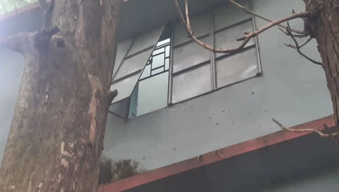 পটিয়া চক্রশালা স্কুলে আইসিটি ল্যাবের গ্রিল কেটে ১৫ ল্যাপটপ চুরি 