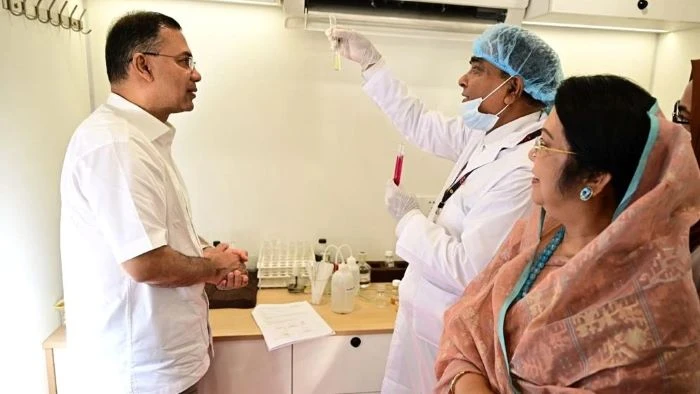 খাদ্যের ভেজাল পরীক্ষার ভ্রাম্যমাণ ল্যাব পরিদর্শনে প্রধানমন্ত্রী