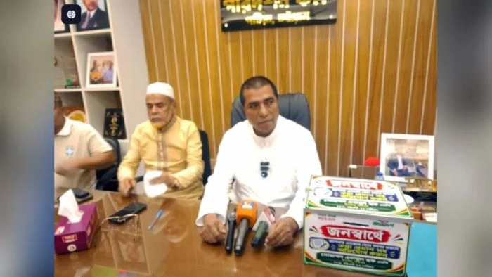 পটিয়ায় দলীয় নেতাকর্মী ও সরকারি দপ্তরের অনিয়ম ধরতে ৬০ অভিযোগ বক্স স্থাপন করলেন এমপি এনাম