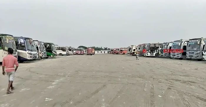 দূরপাল্লার বাস যাচ্ছে পূর্বাচলে, ফাঁকা হচ্ছে মহাখালী