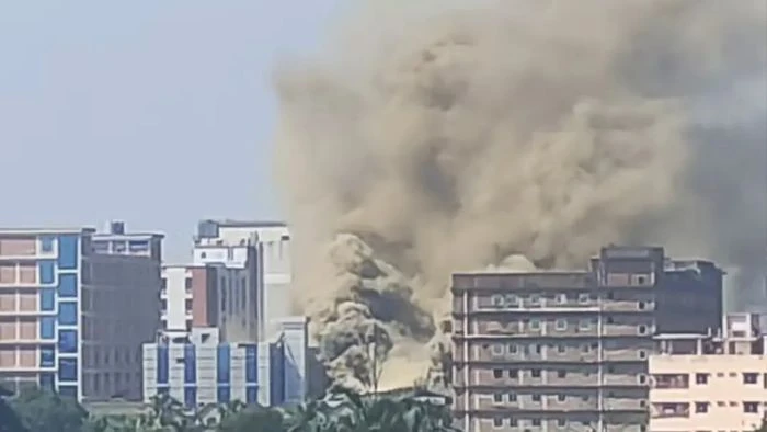 টঙ্গীতে ওষুধ কারখানায় ভয়াবহ আগুন, নিয়ন্ত্রণে ফায়ার সার্ভিসের ১৪ ইউনিট
