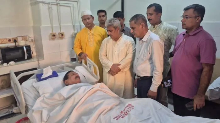 উন্নত চিকিৎসার জন্য ঢাকায় নেওয়া হচ্ছে অসুস্থ ভূমিমন্ত্রী মিনুকে