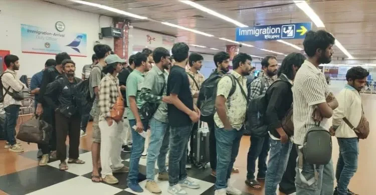কম্বোডিয়ার প্রতারণা চক্রের ফাঁদ থেকে মুক্ত হয়ে দেশে ফিরলেন ৩০ বাংলাদেশি