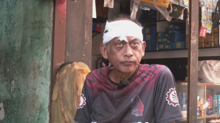 যশোরে নিজ বাড়ির সামনে হামলার শিকার অভিনেতা সমু চৌধুরী